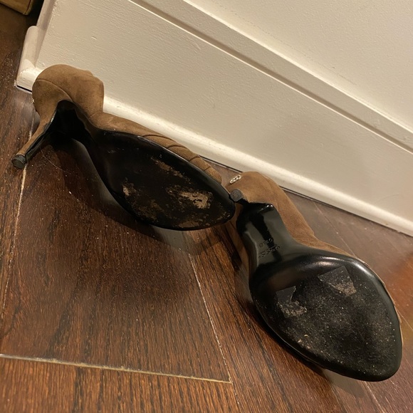 Gucci suede peep toe heels - Picture 8 of 9